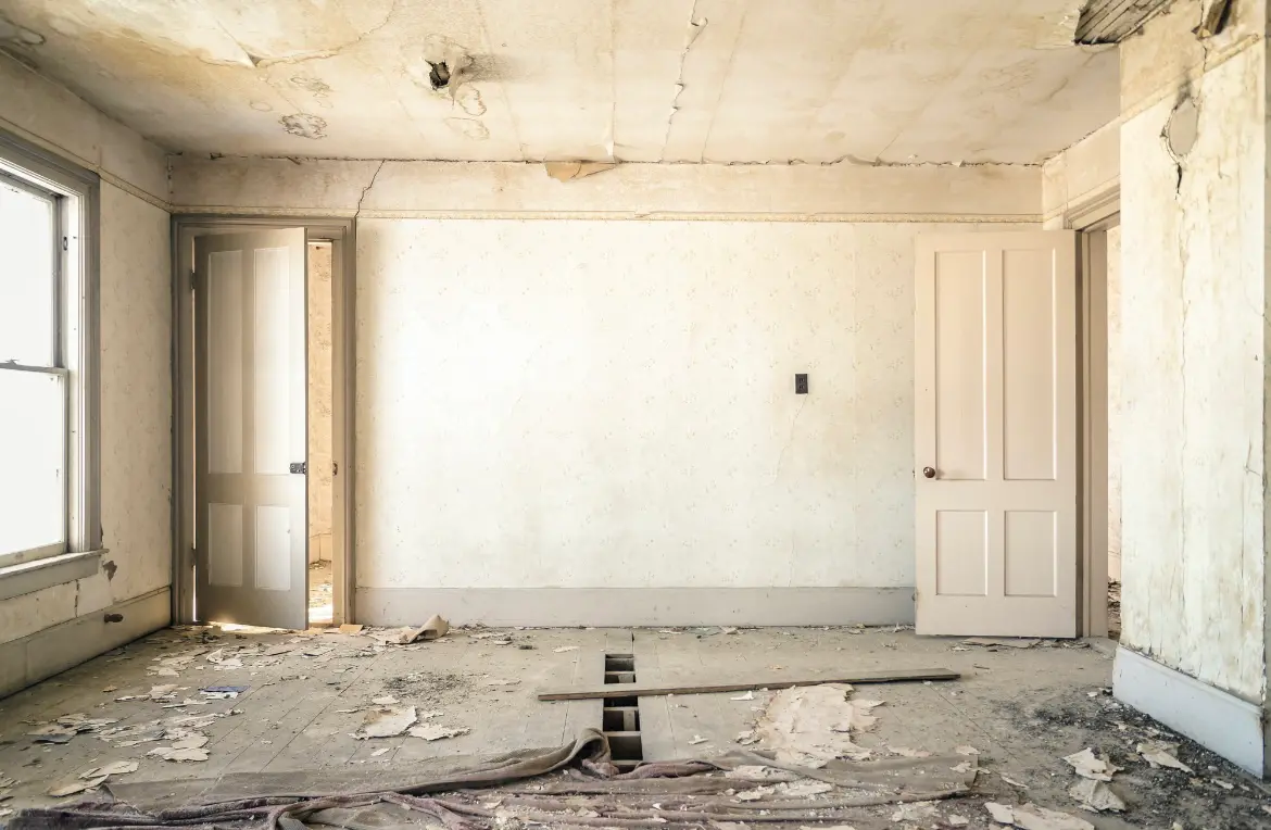 Waste disposal crew managing a cleanout project in Oak Hill